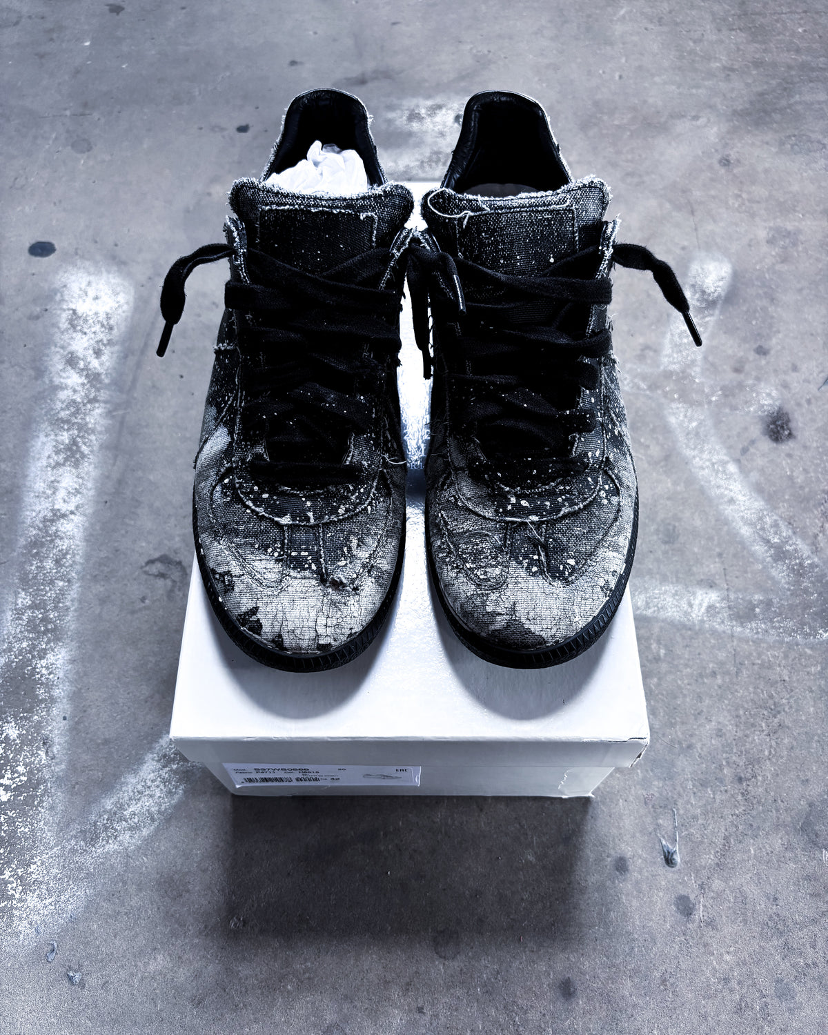 DISTRESSED PAINT SPLATTER GATS