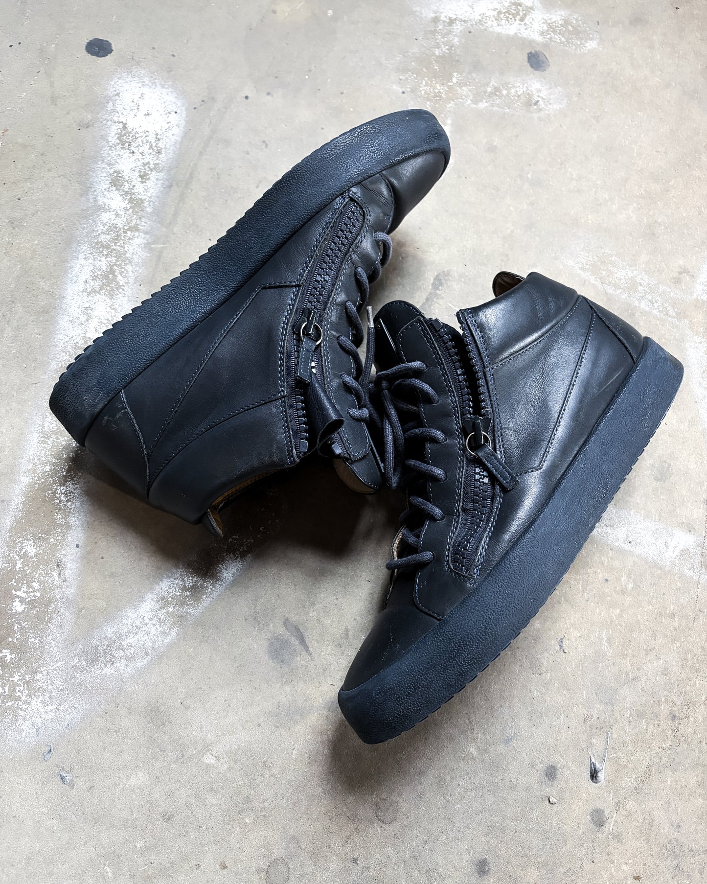 BLACK KRISS HIGH TOP SNEAKERS