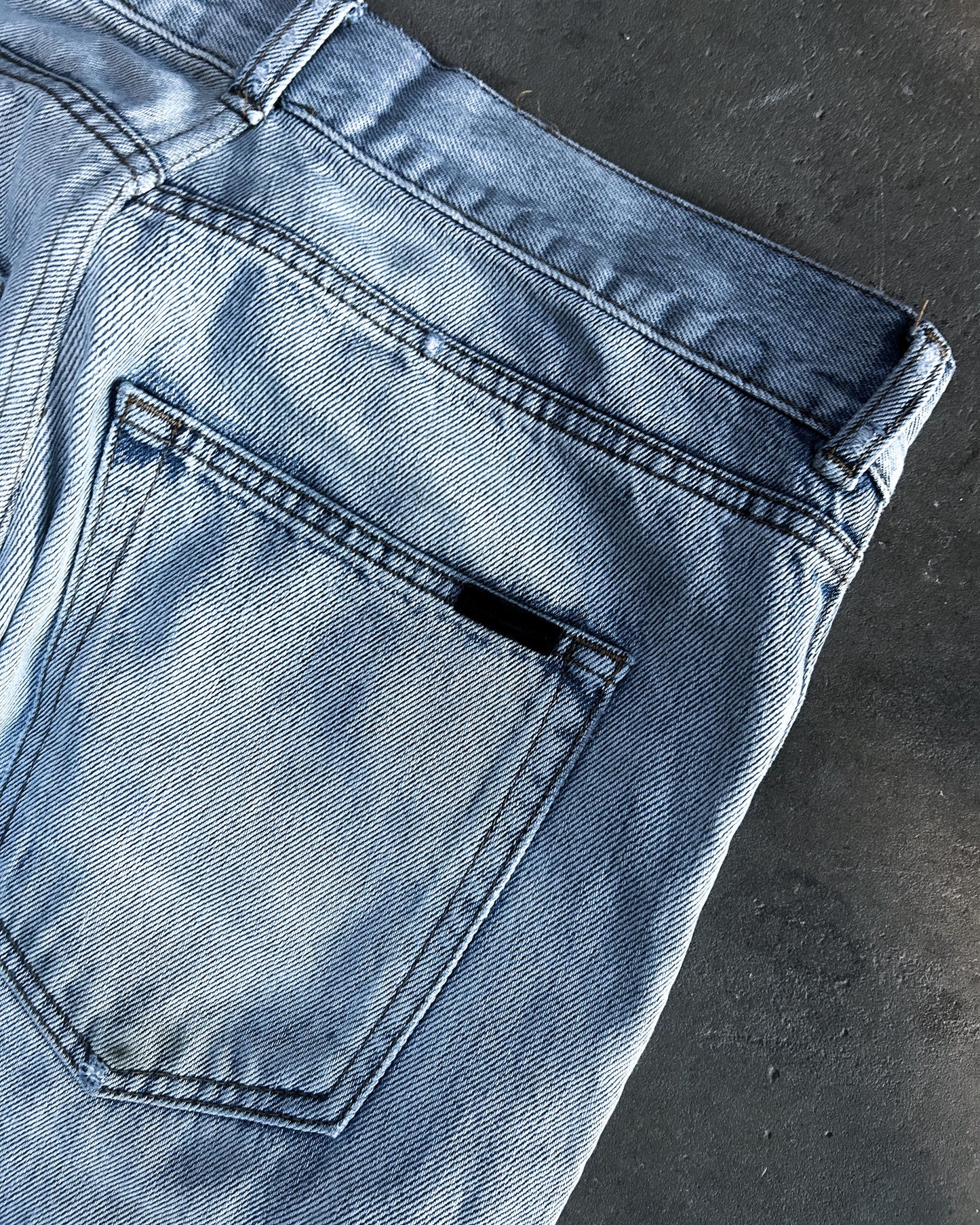 LIGHT BLUE D18 DENIM
