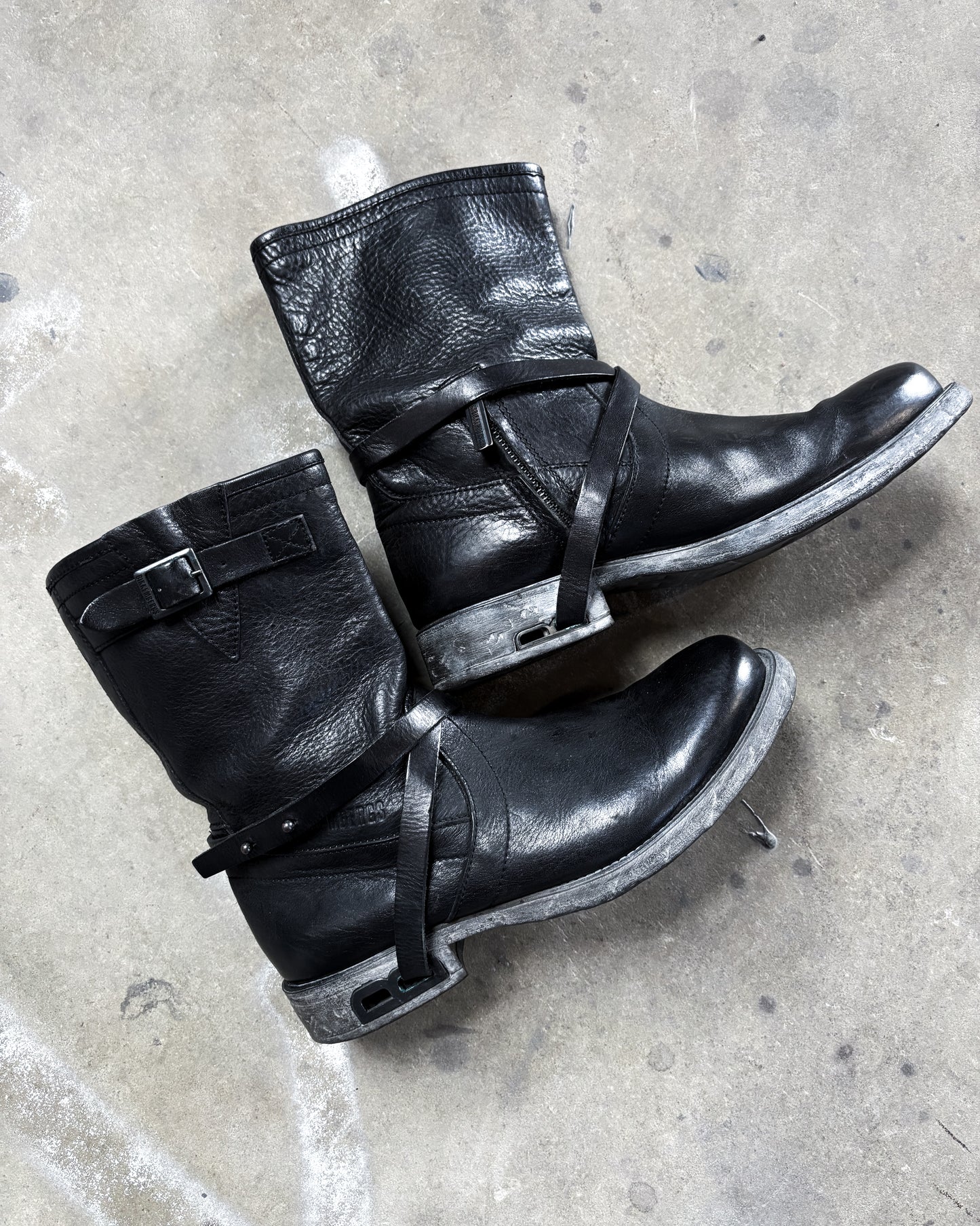 AW98 B-HEEL HARNESS BOOTS