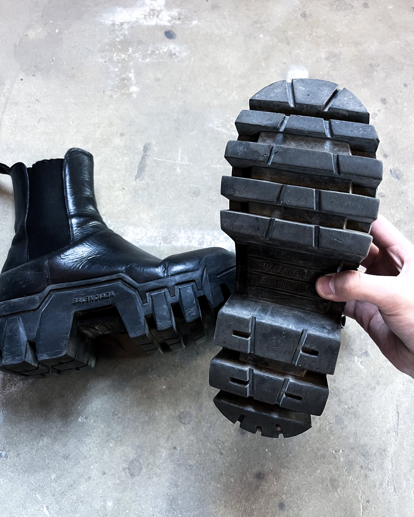BULLDOZER PULL ON BOOTS