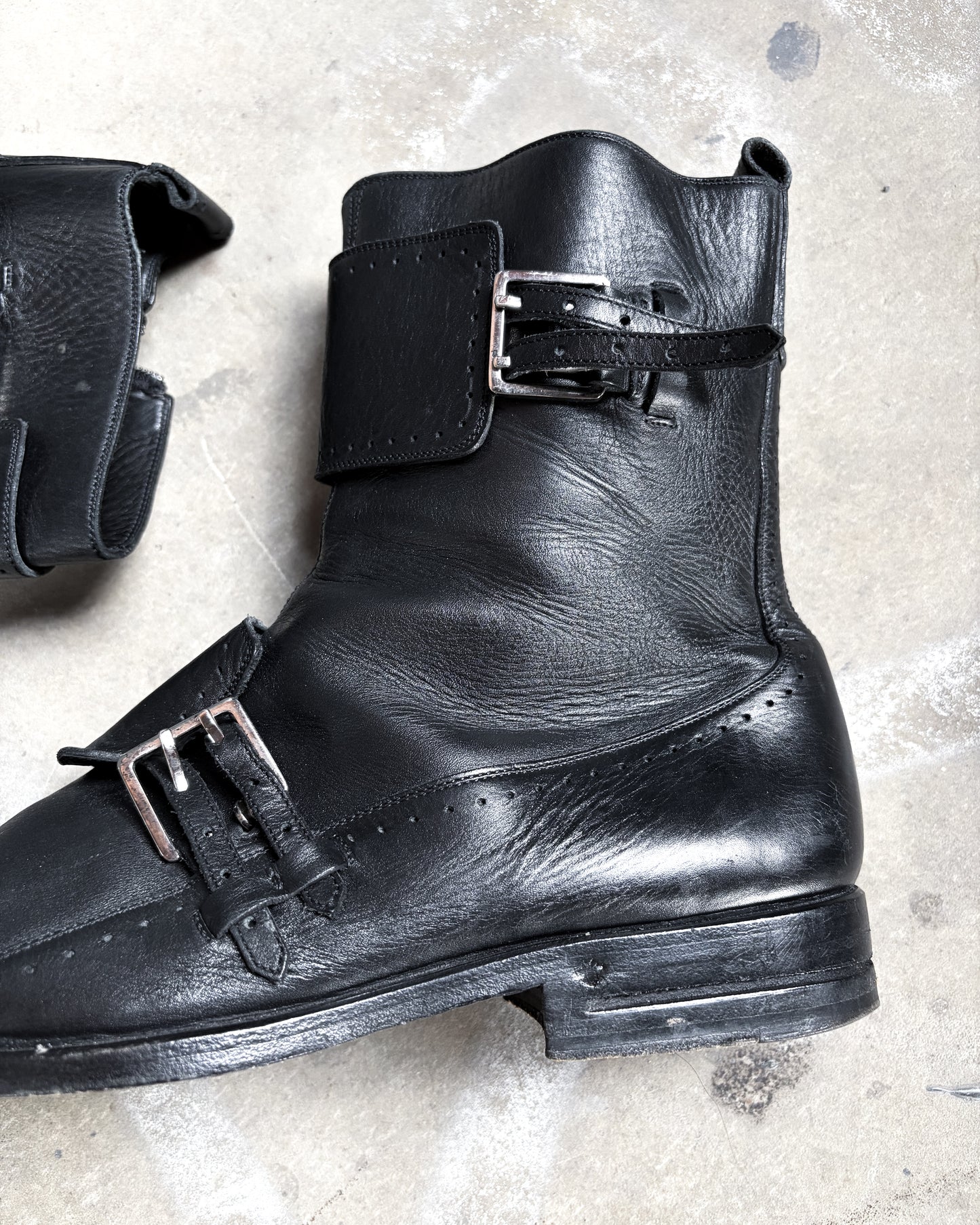 A/W04 “VOTC” HARNESS BUCKLE BOOTS