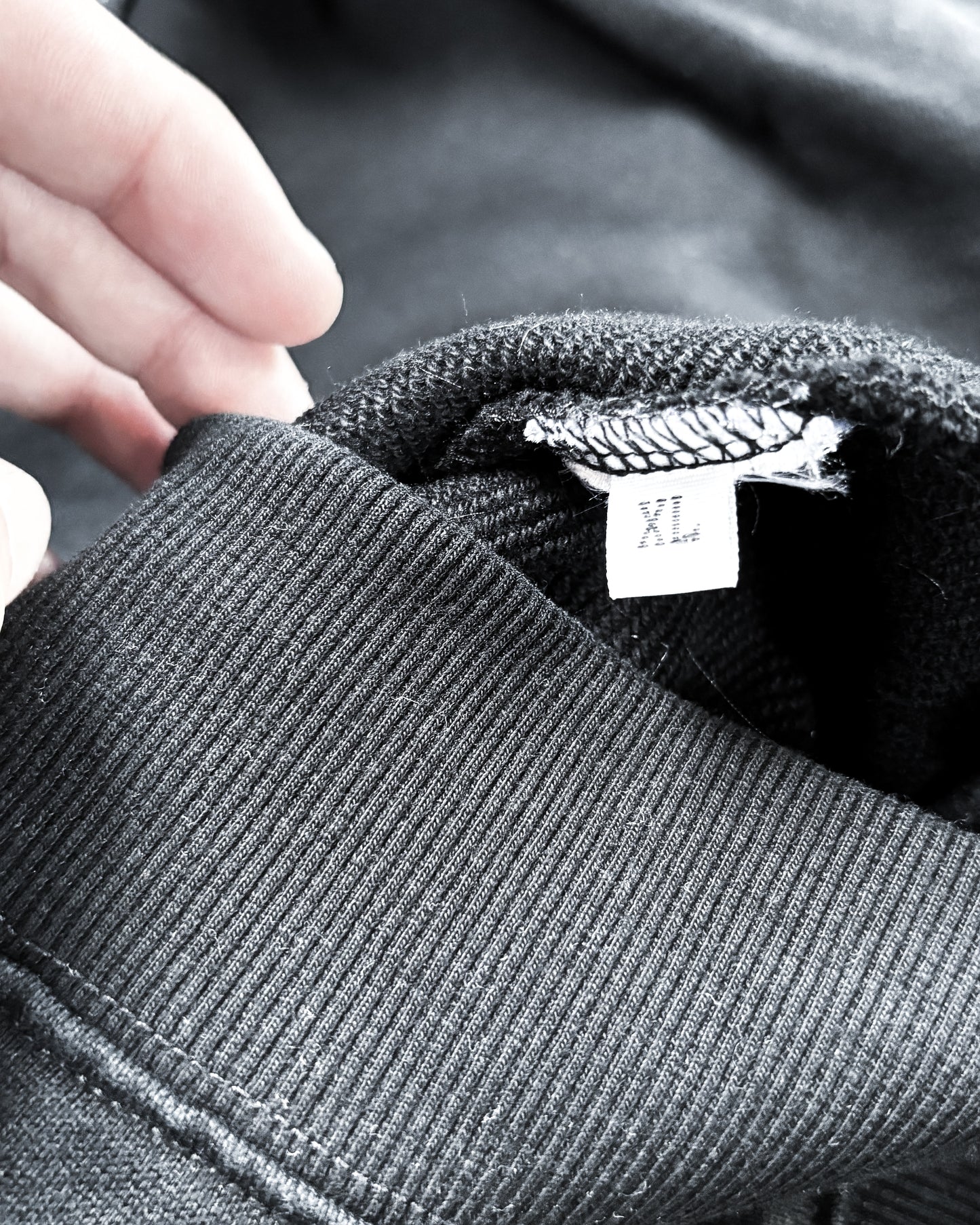 A/W18 TAPE SWEATER