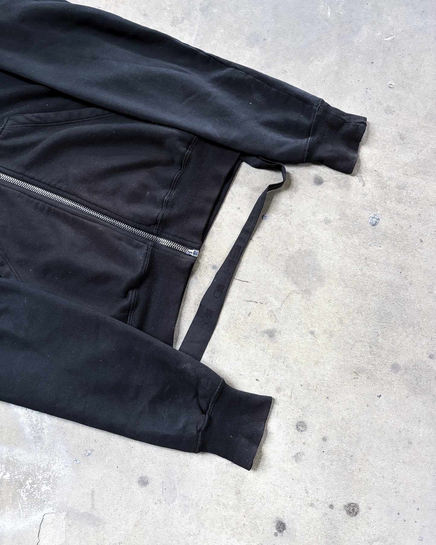BLACK ASYMMETRICAL MOUNTAIN HOODIE
