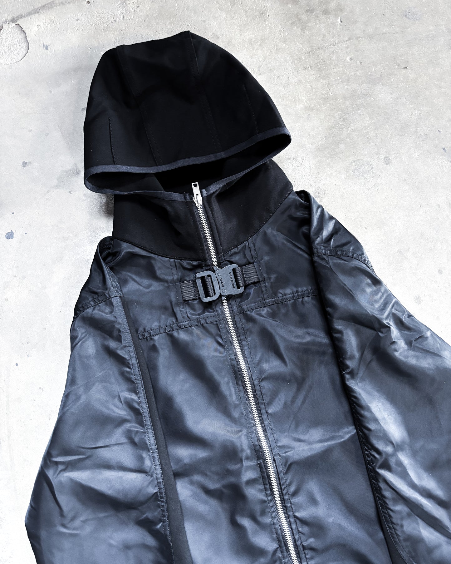 TECHNICAL BUCKLE JACKET