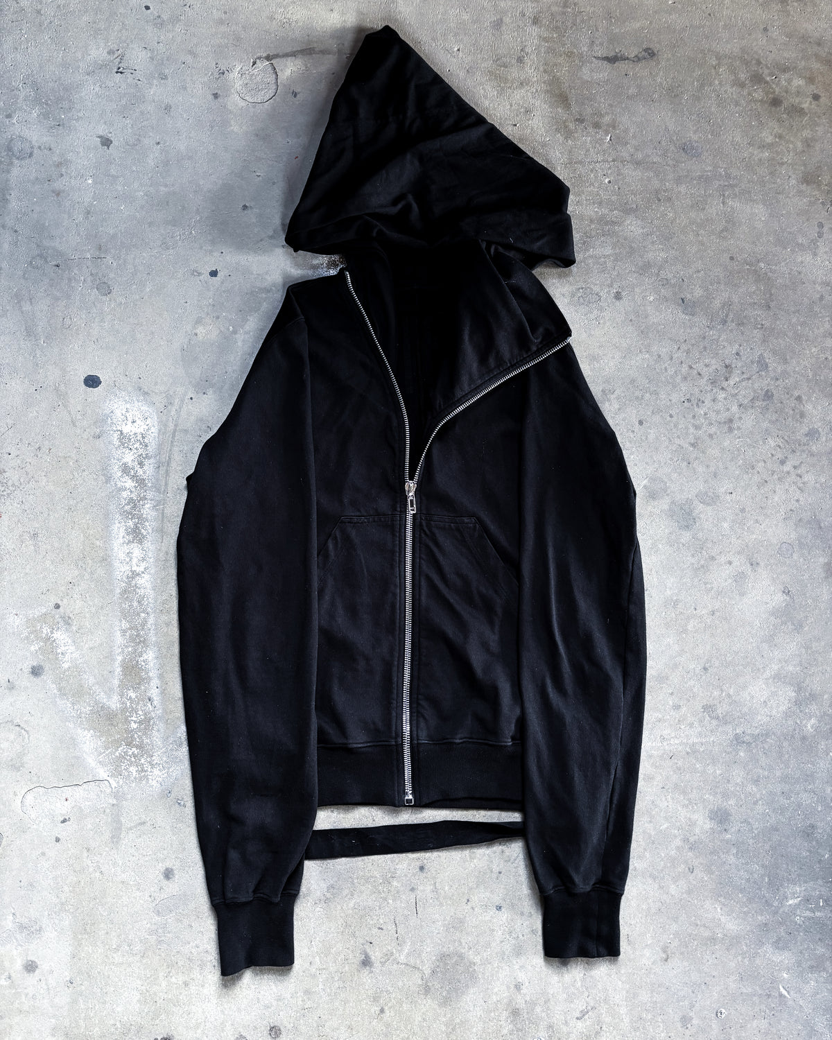 BLACK MOUNTAIN HOODIE
