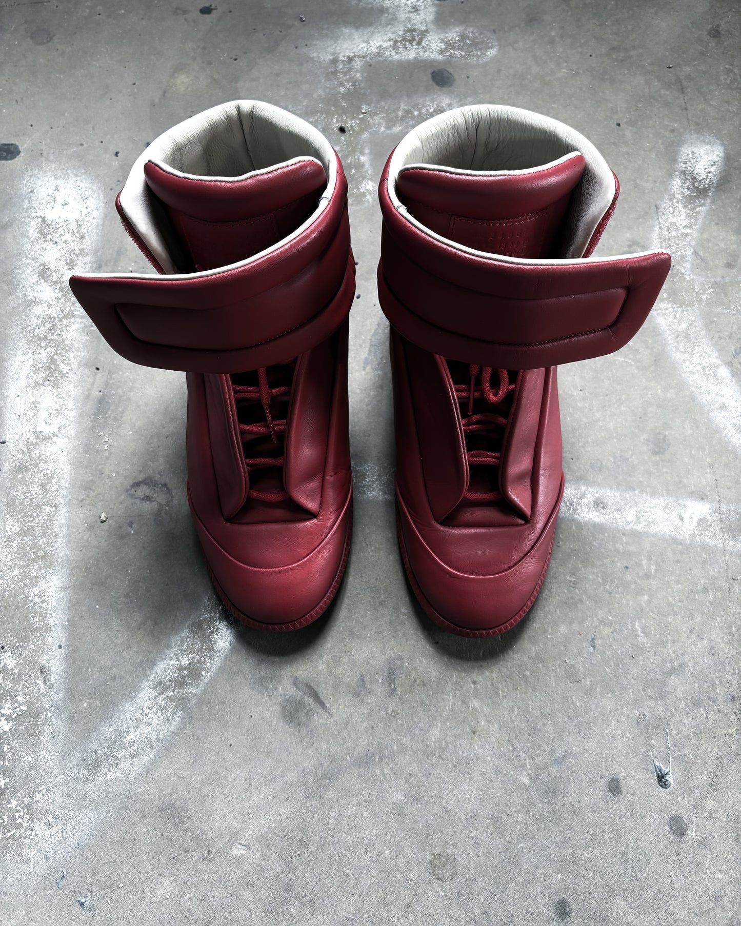 S/S16 RED HIGH TOP FUTURES