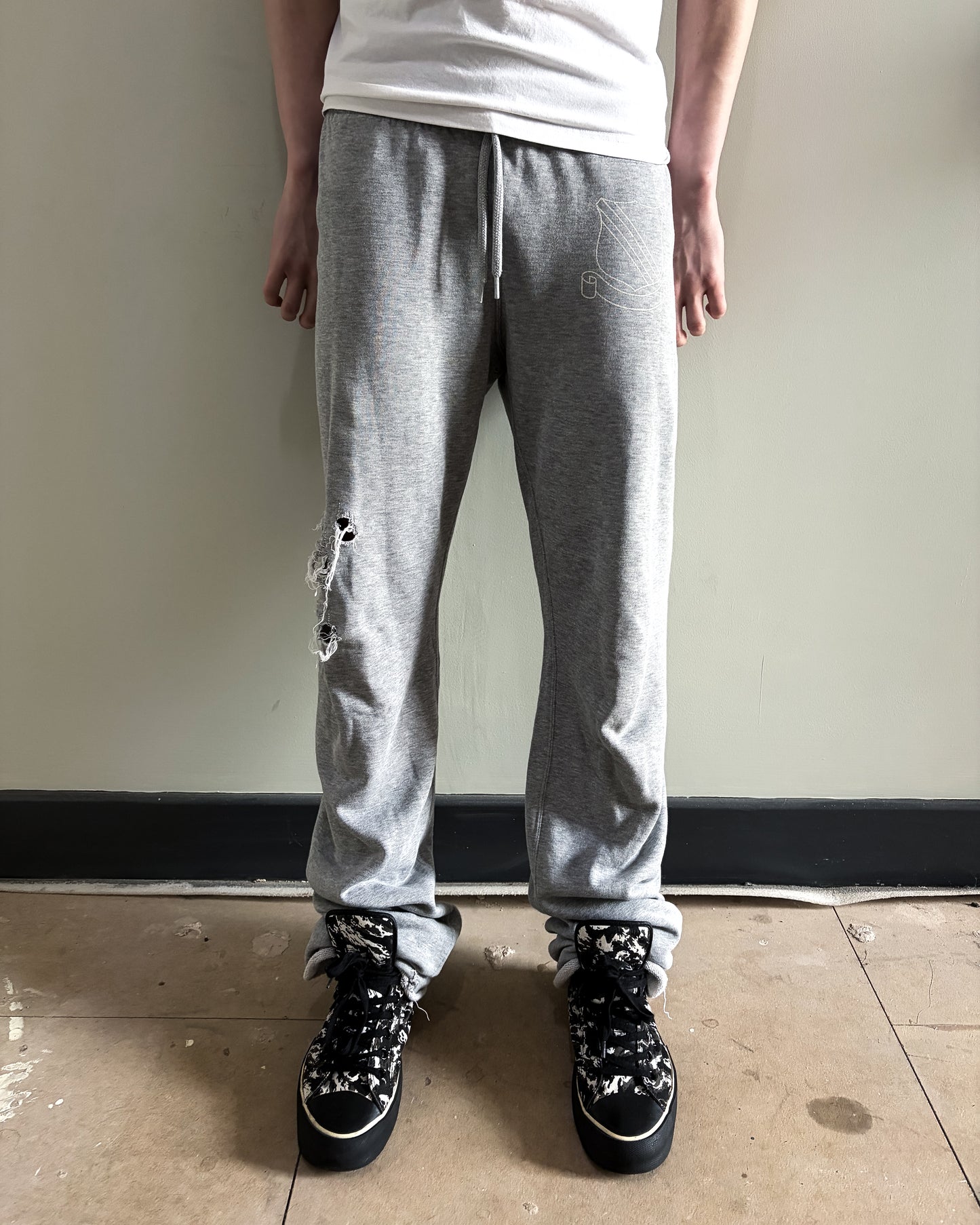 A/W01 GREY SHIELD SWEATS