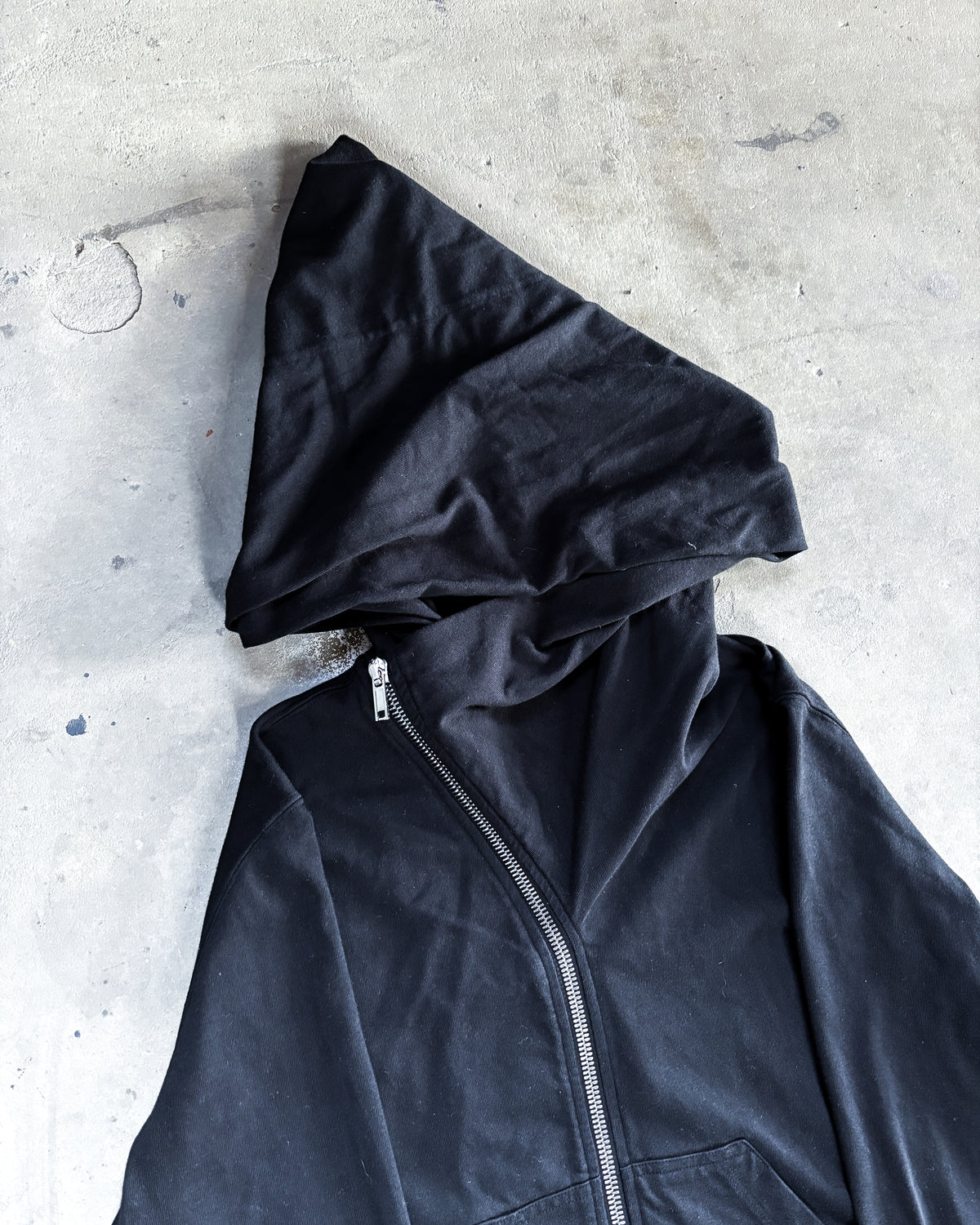 BLACK MOUNTAIN HOODIE