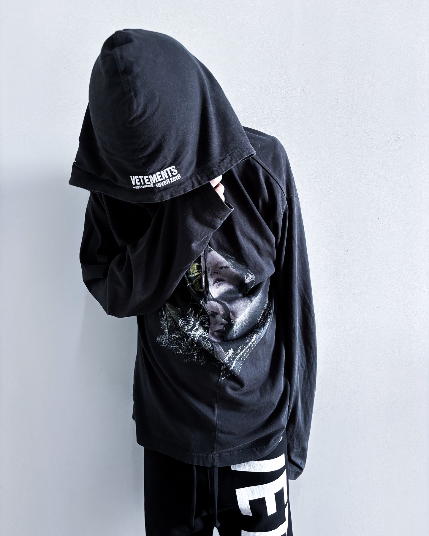F/W18 TITANIC KISS HOODIE