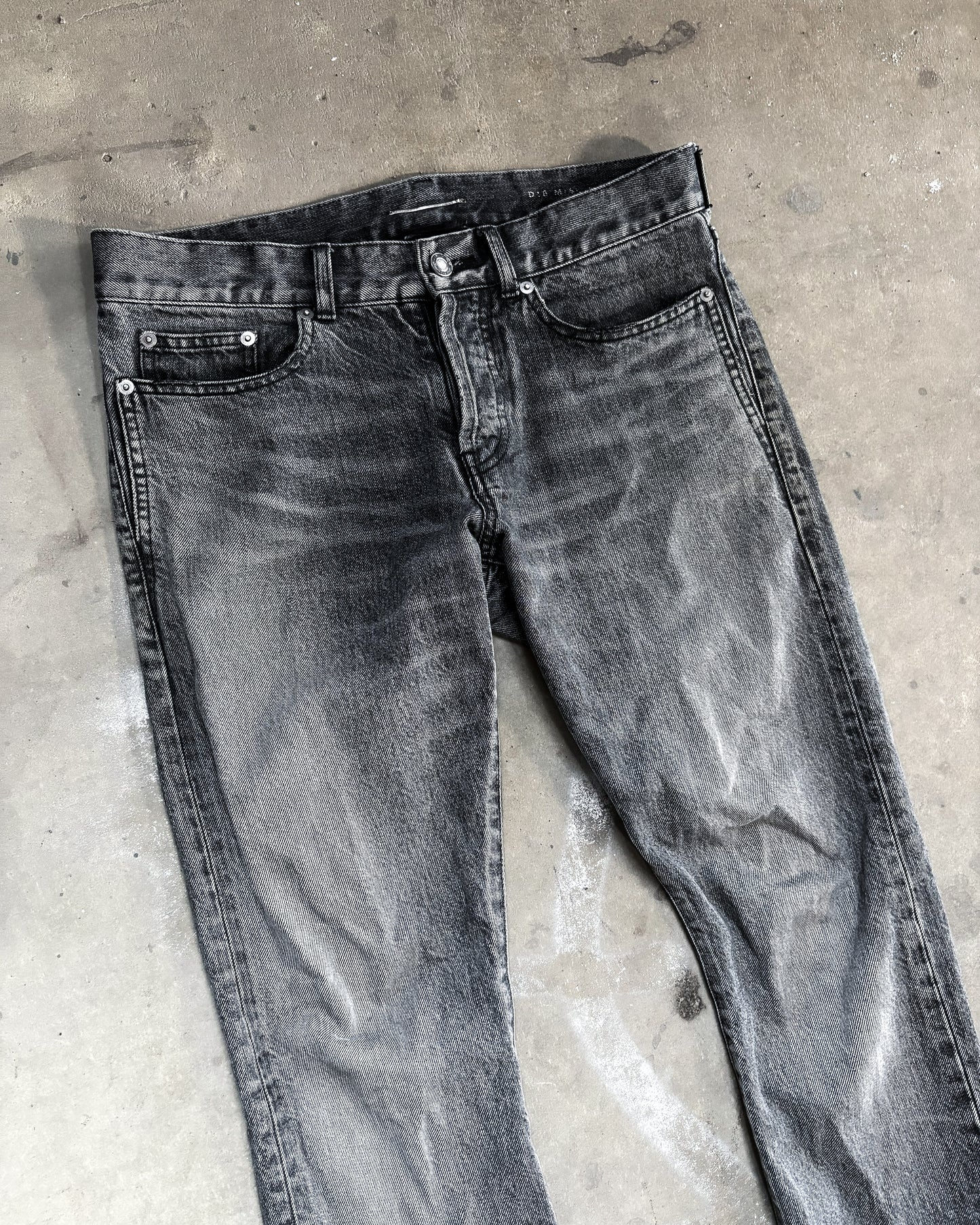FADED GREY D16 DENIM