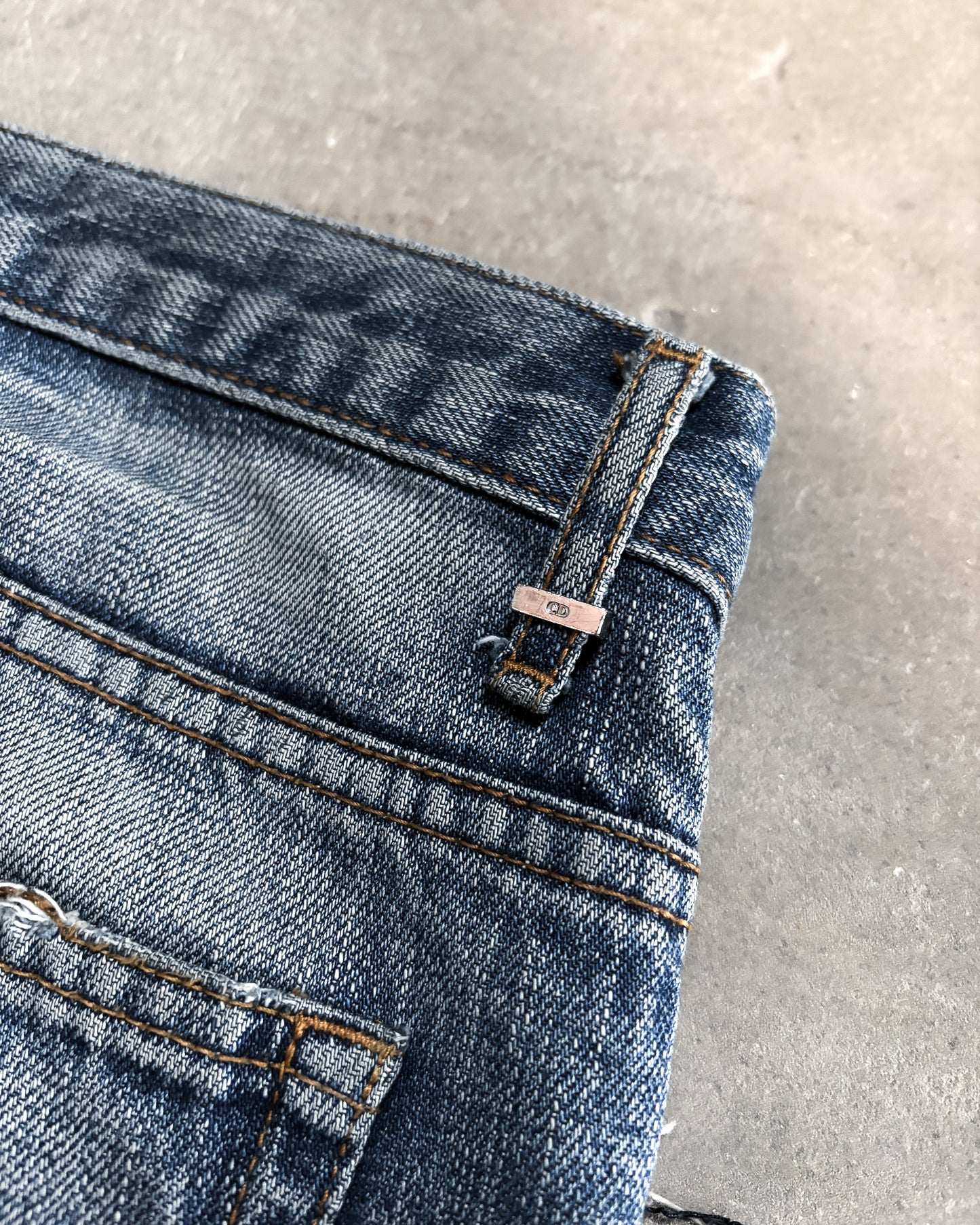 S/S03 BLUE CLAWMARKS BY HEDI SLIMANE