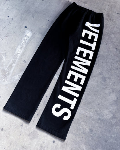 F/W19 VETEMENTS SPELL-OUT SWEATPANTS