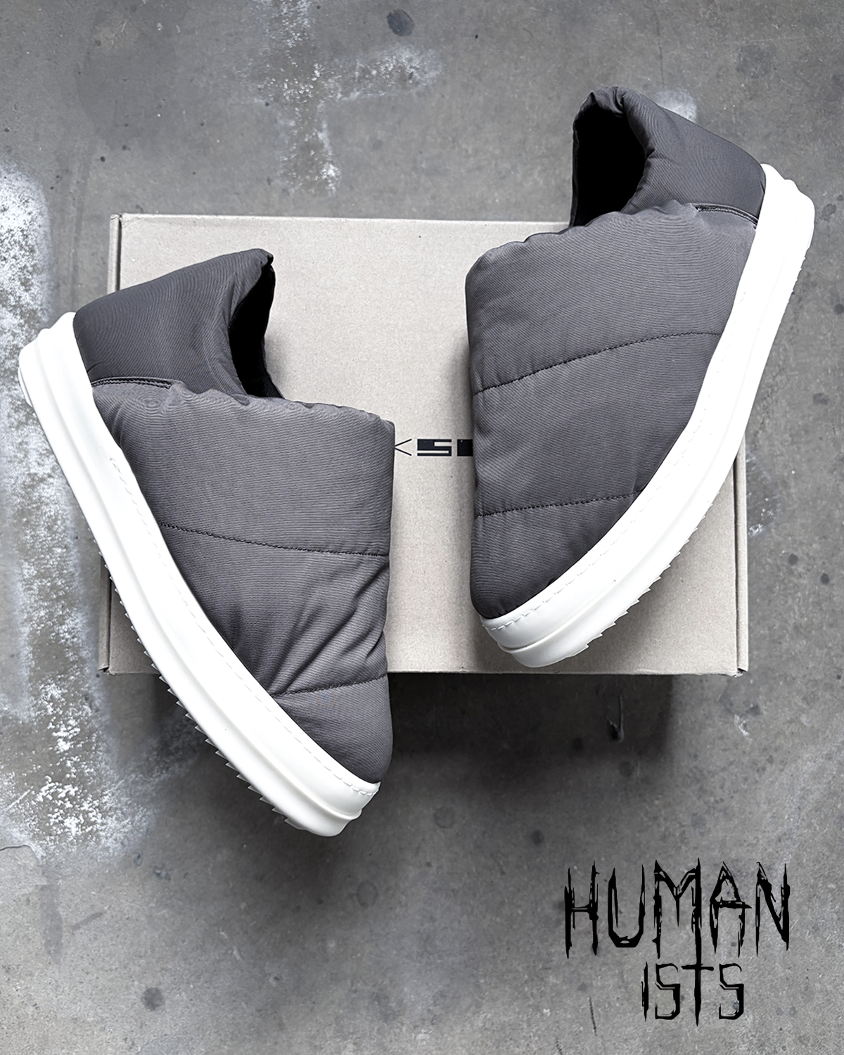 F/W23 PUFFER SLIP ON RAMONES
