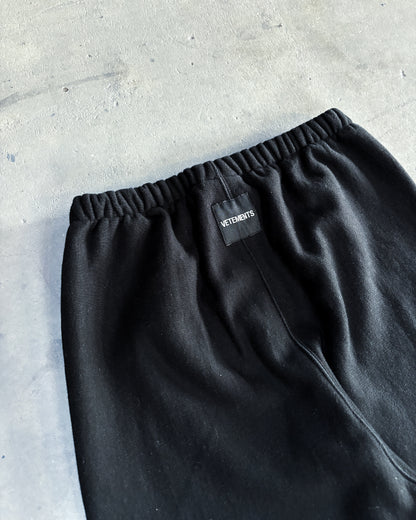 F/W19 VETEMENTS SPELL-OUT SWEATPANTS