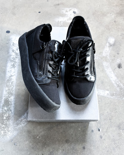 BLACK KRISS LOW TOPS