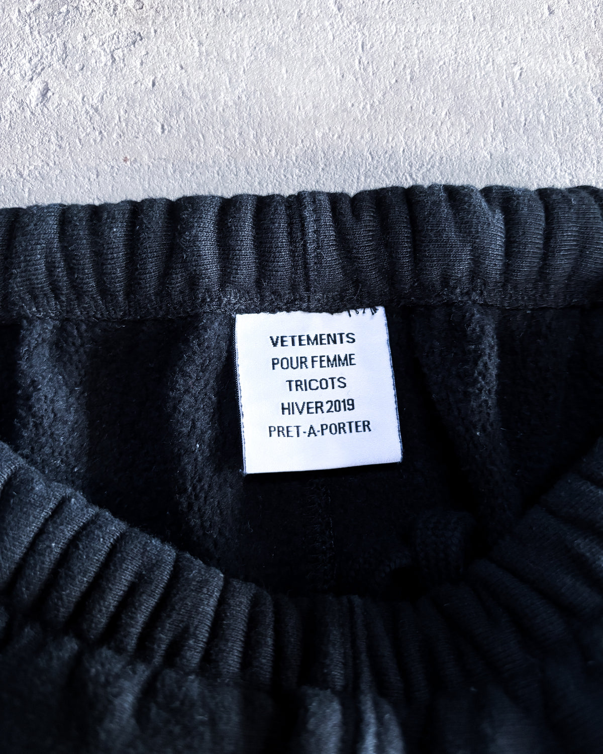 F/W19 VETEMENTS SPELL-OUT SWEATPANTS