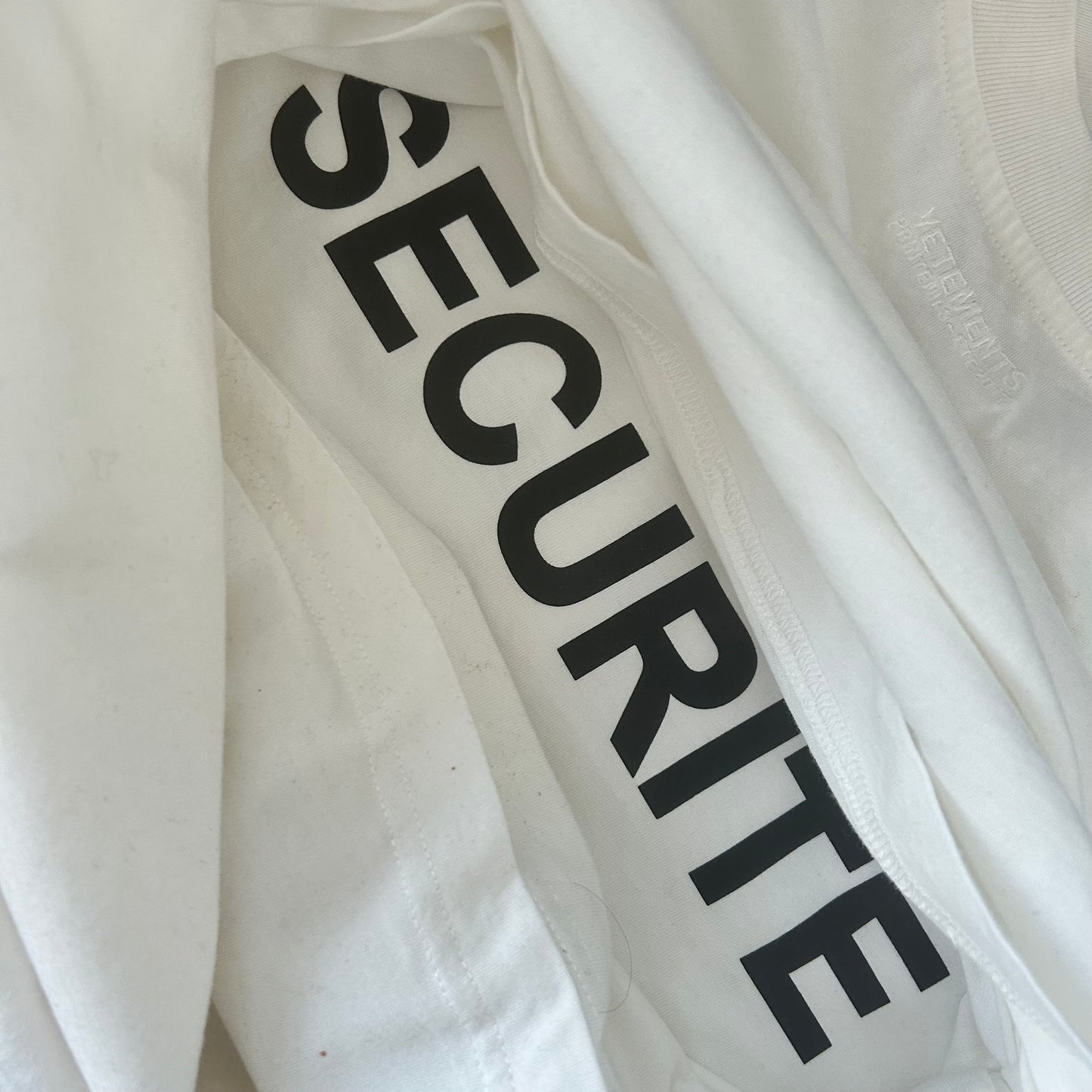 VETEMENTS SS17 SECURITE DOUBLE LAYER