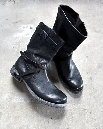 AW98 B-HEEL HARNESS BOOTS
