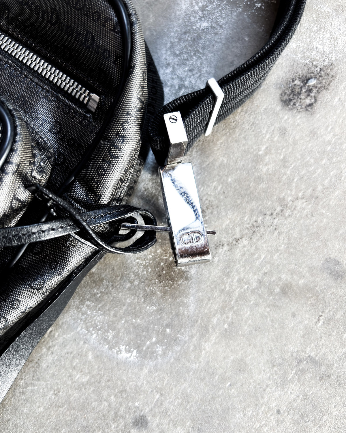 S/S03 “FOLLOW ME” MONOGRAM MESSENGER BAG