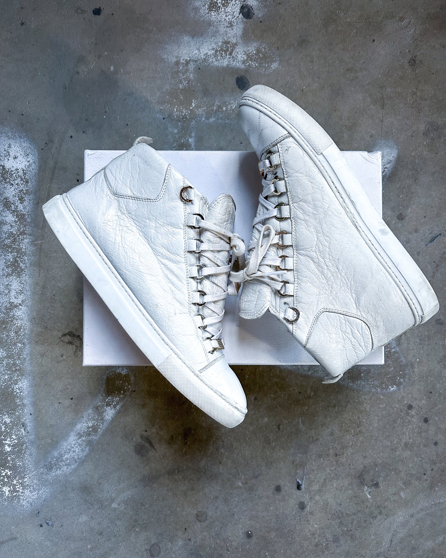 WHITE ARENA HIGH