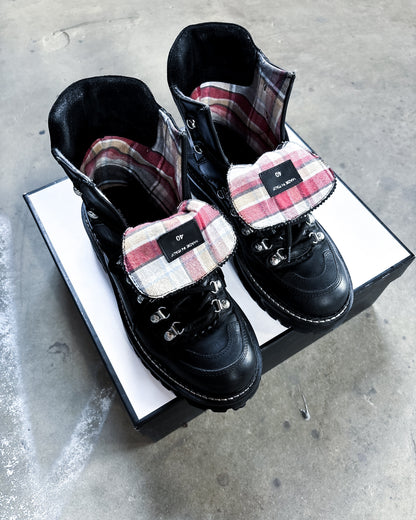 A/W22 BLACK CANADIAN HIKING BOOTS