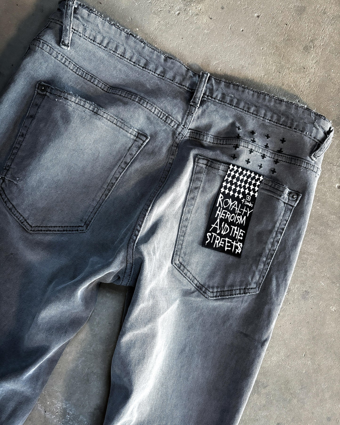 DISTRESSED GREY VAN WINKLE DENIM