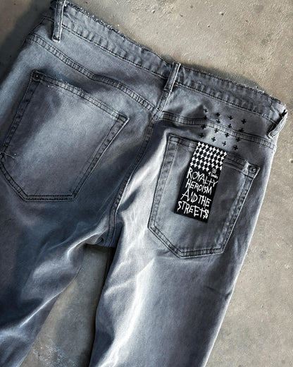 DISTRESSED GREY VAN WINKLE DENIM