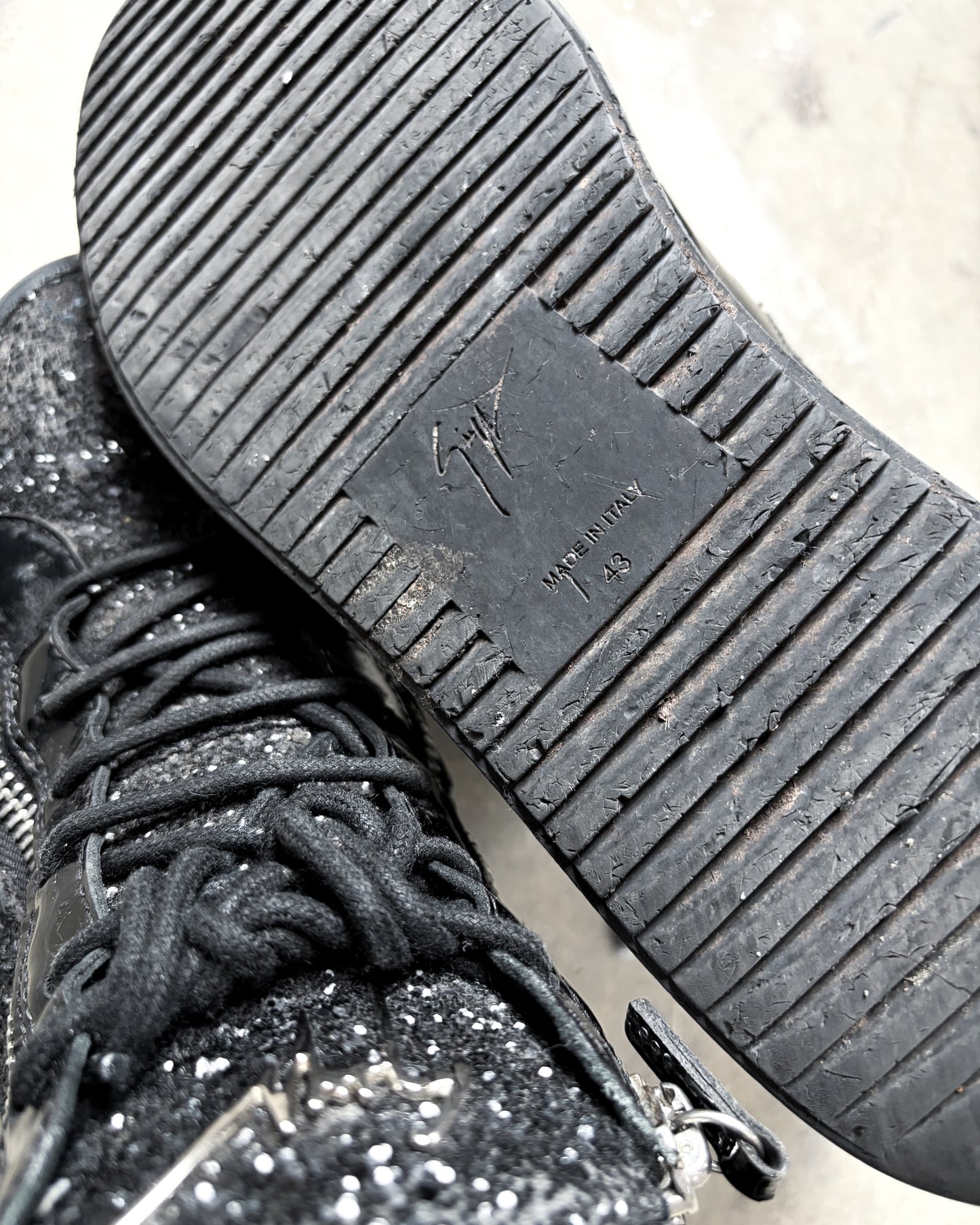 BLACK GLITTER ZIP HIGH TOPS