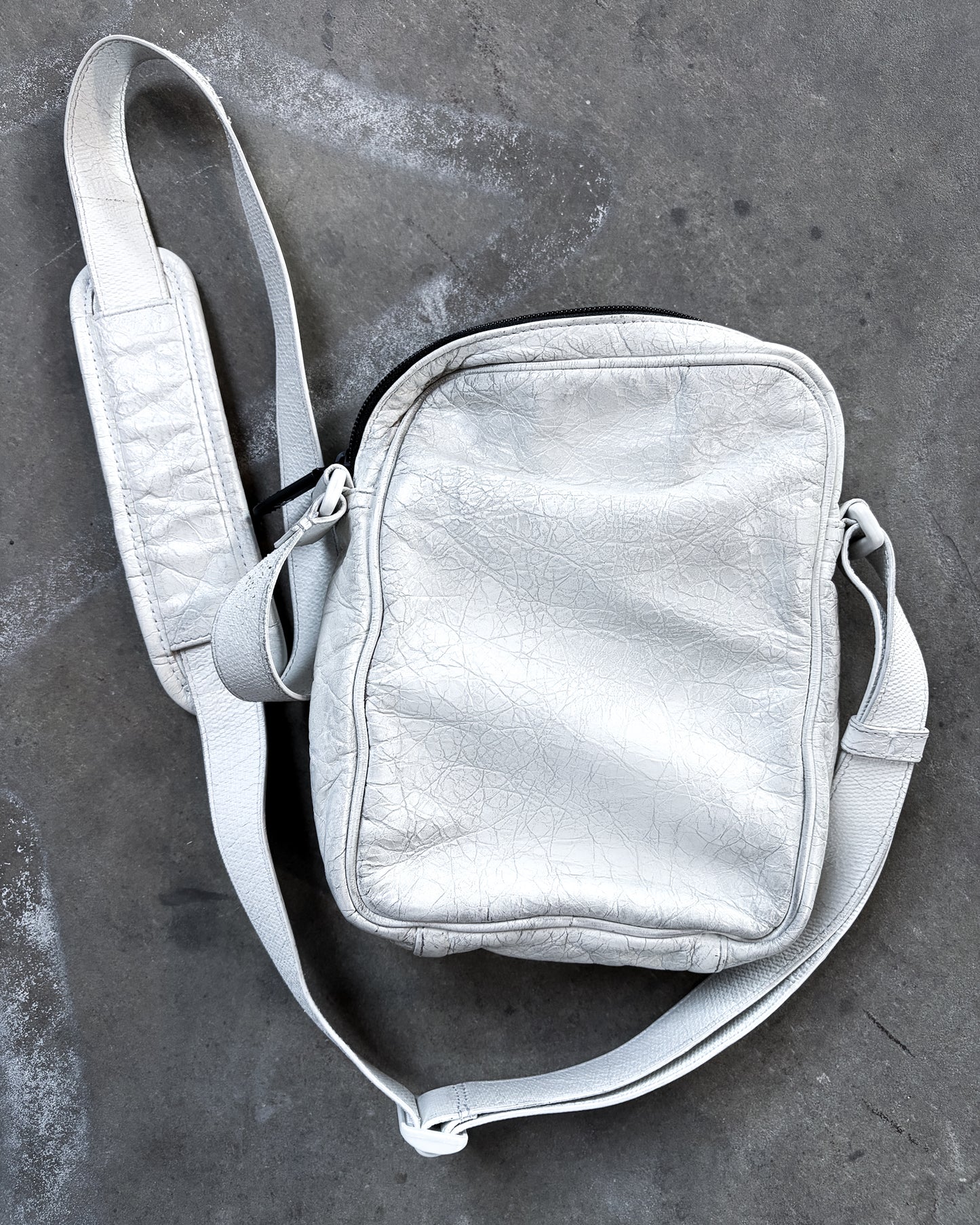WHITE CROSSBODY MESSENGER BAG