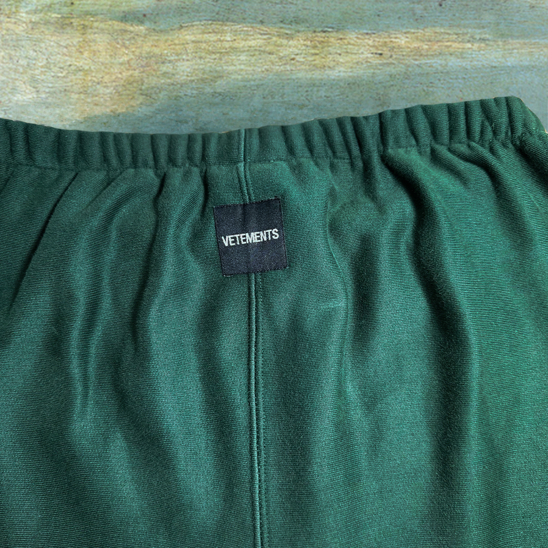 AW19 GREEN SPELLOUT LOGO SWEATPANTS