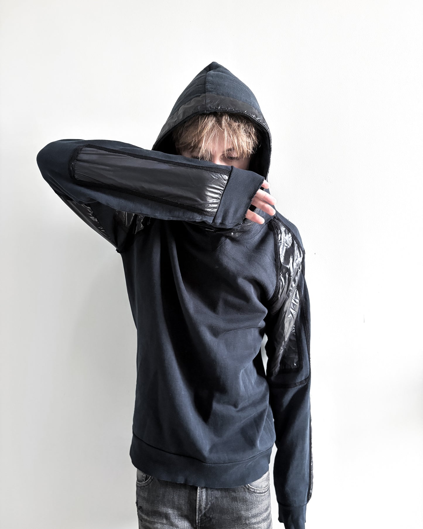 A/W07 “NAVIGATE” NYLON RAGLAN HOODIE