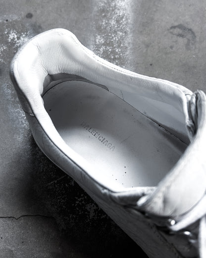 WHITE ARENA LOW