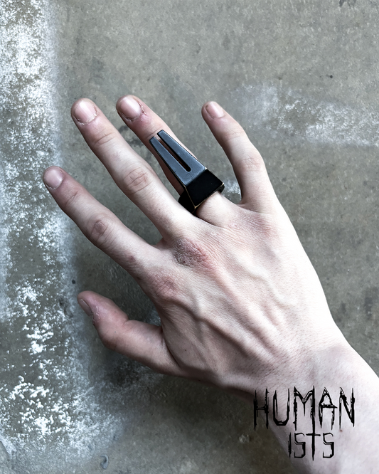 SS24 OPEN TRUNK BLACK RING