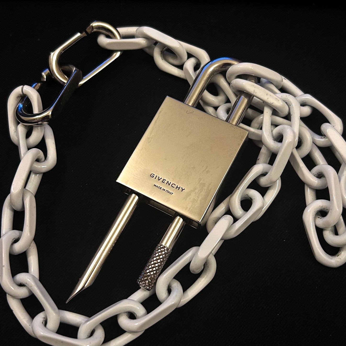 GIVENCHY CHITO LOCK CHAIN