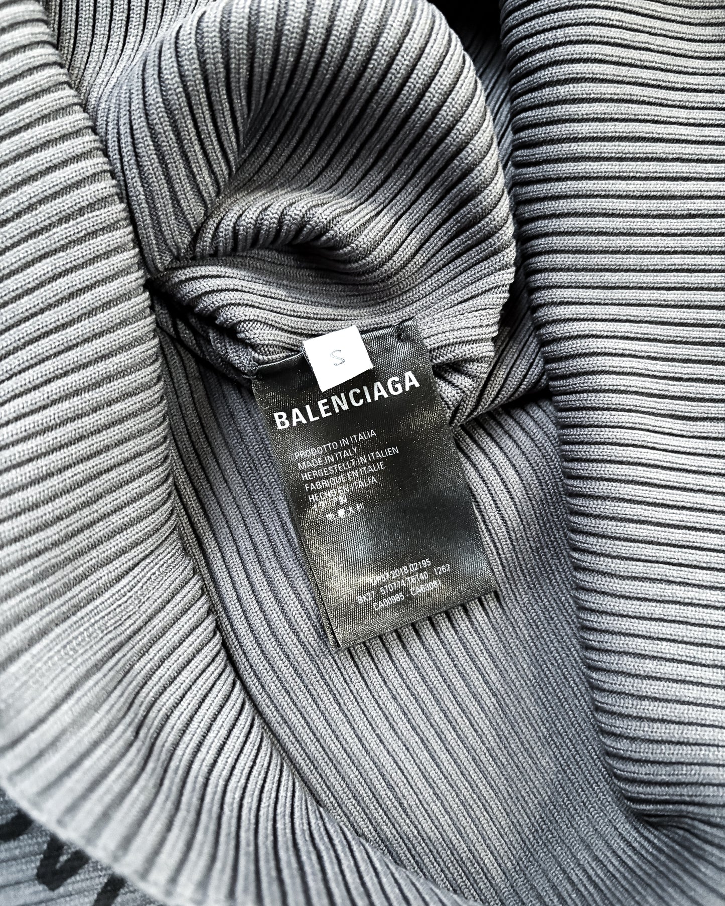 F/W18 LOGO RIBBED SWEATER