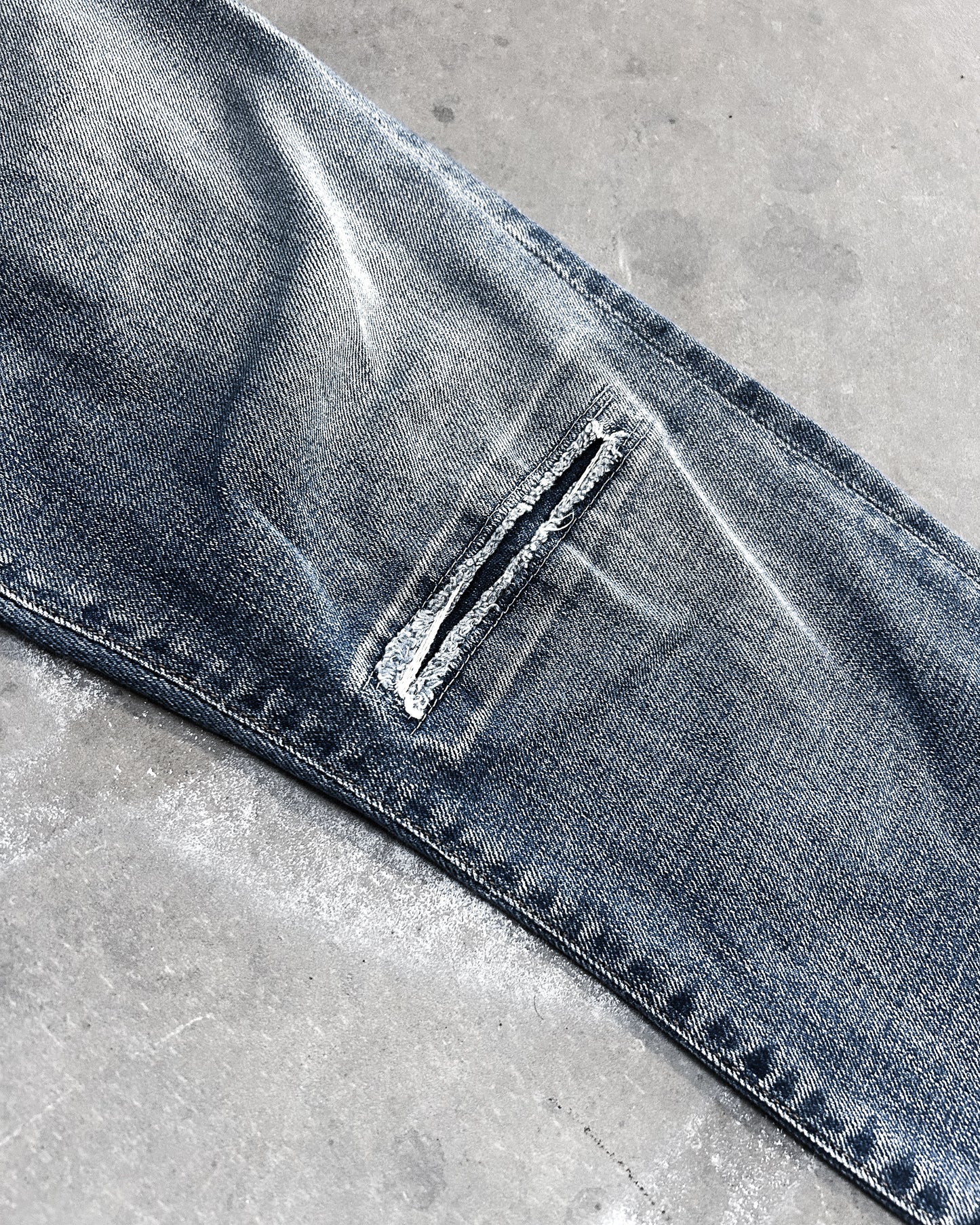 AW14 DISTRESSED CLAWMARK DO2 DENIM