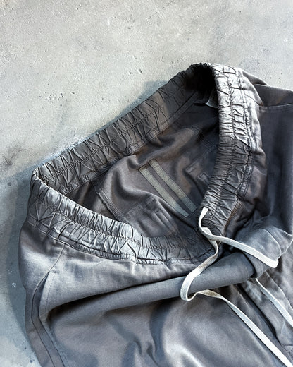 DUST POD SHORTS