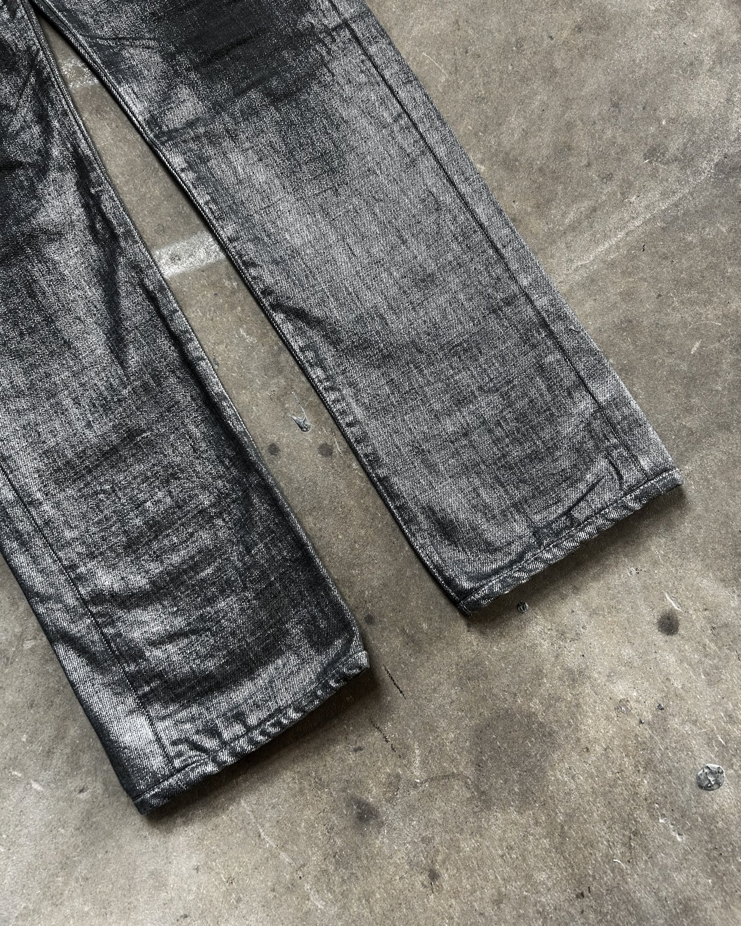 A/W06 “THESE GRAY DAYS” RADIOACTIVE DENIM