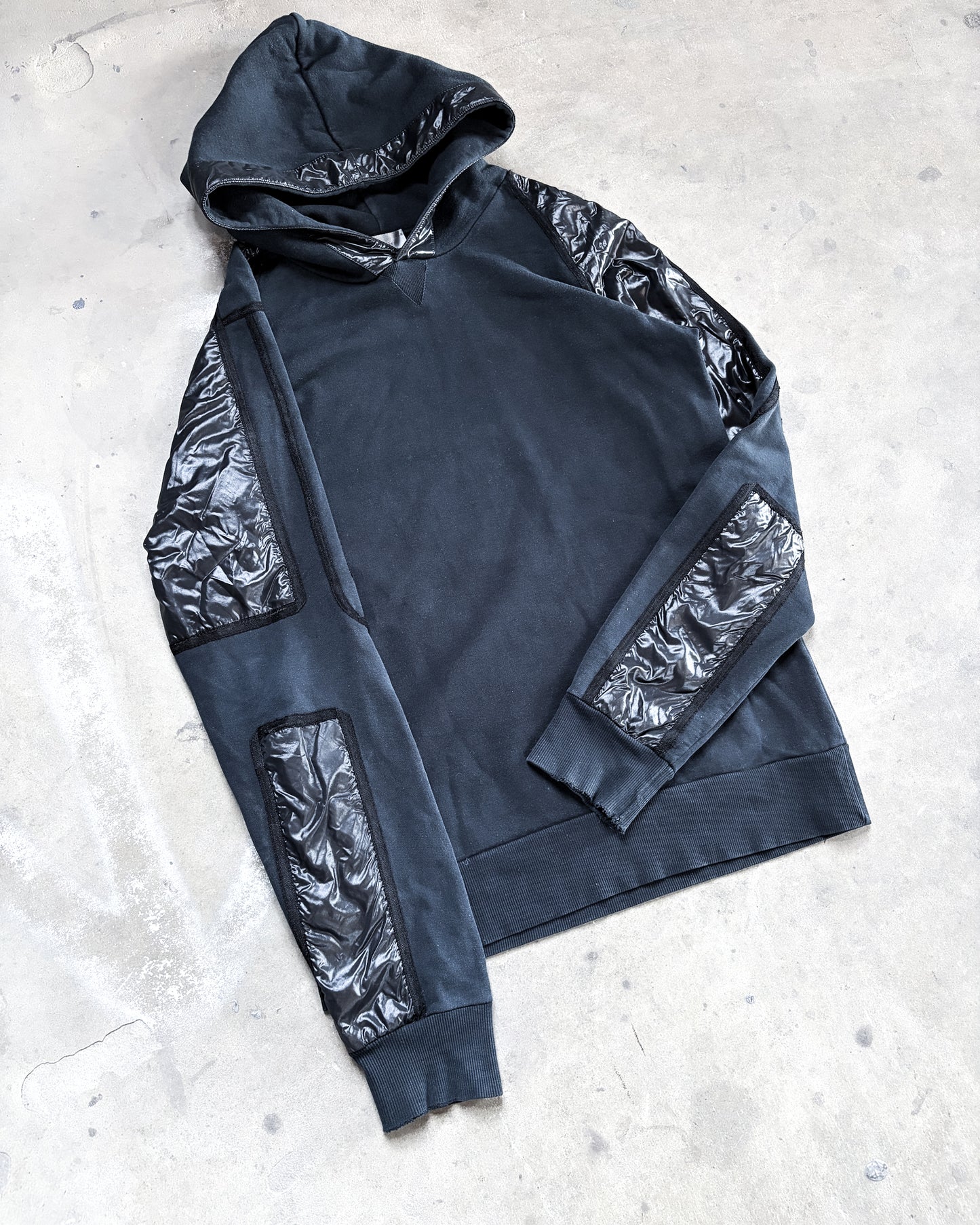 A/W07 “NAVIGATE” NYLON RAGLAN HOODIE