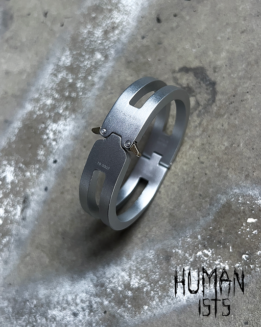 SILVER V1 BUCKLE CUFF BRACELET