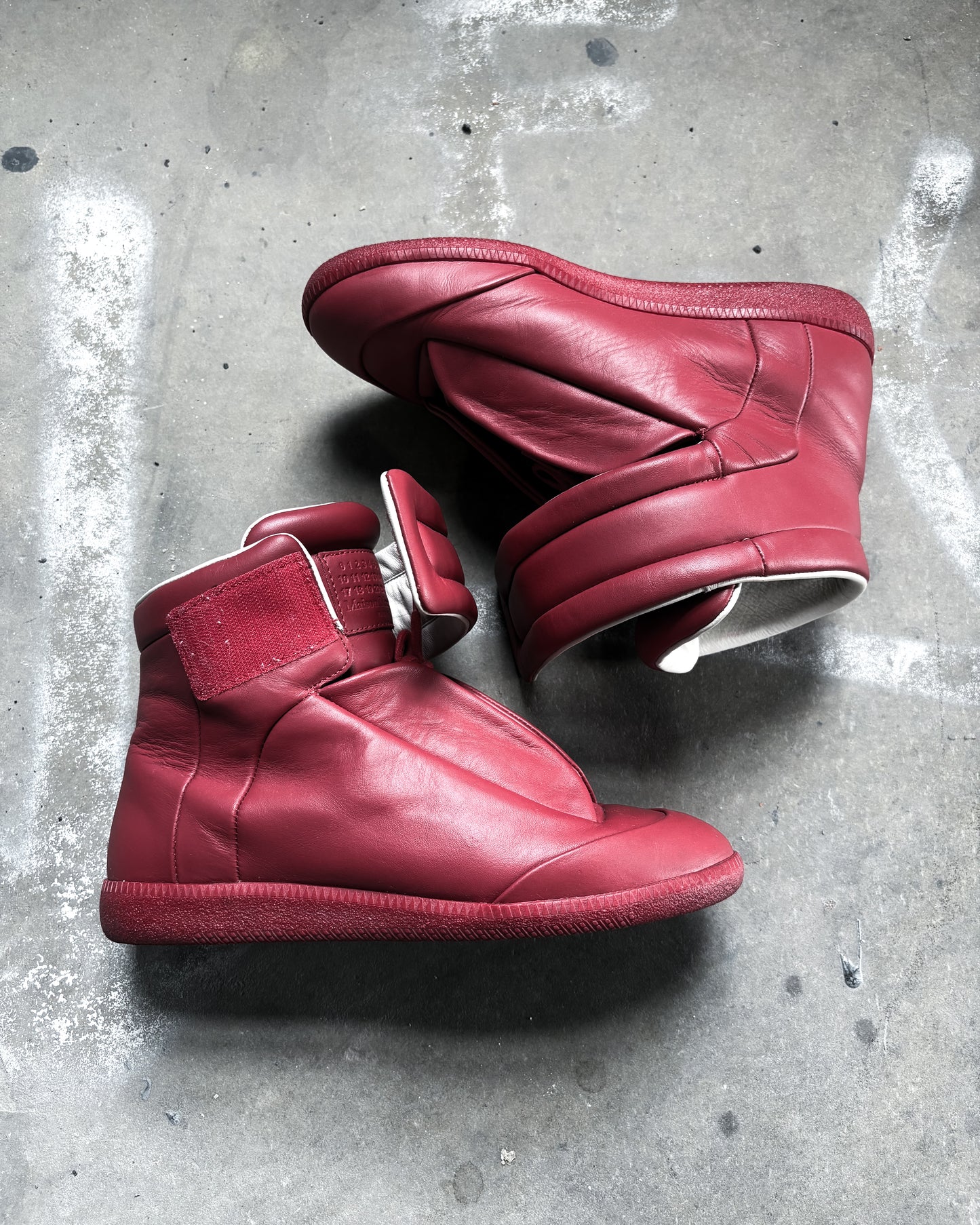 S/S16 RED HIGH TOP FUTURES