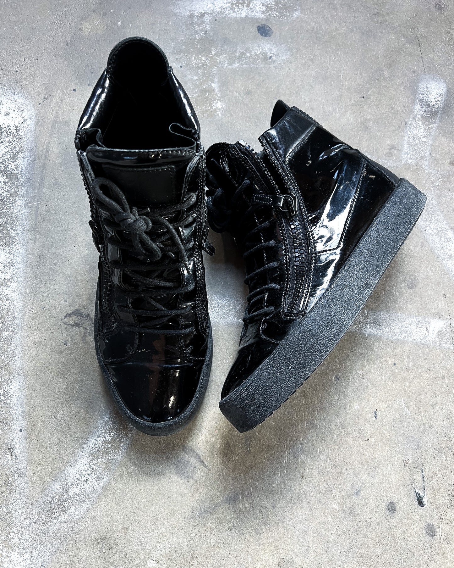 PATENT LEATHER ‘KRISS’ HIGH TOPS