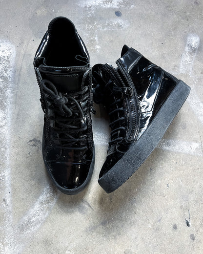 PATENT LEATHER ‘KRISS’ HIGH TOPS