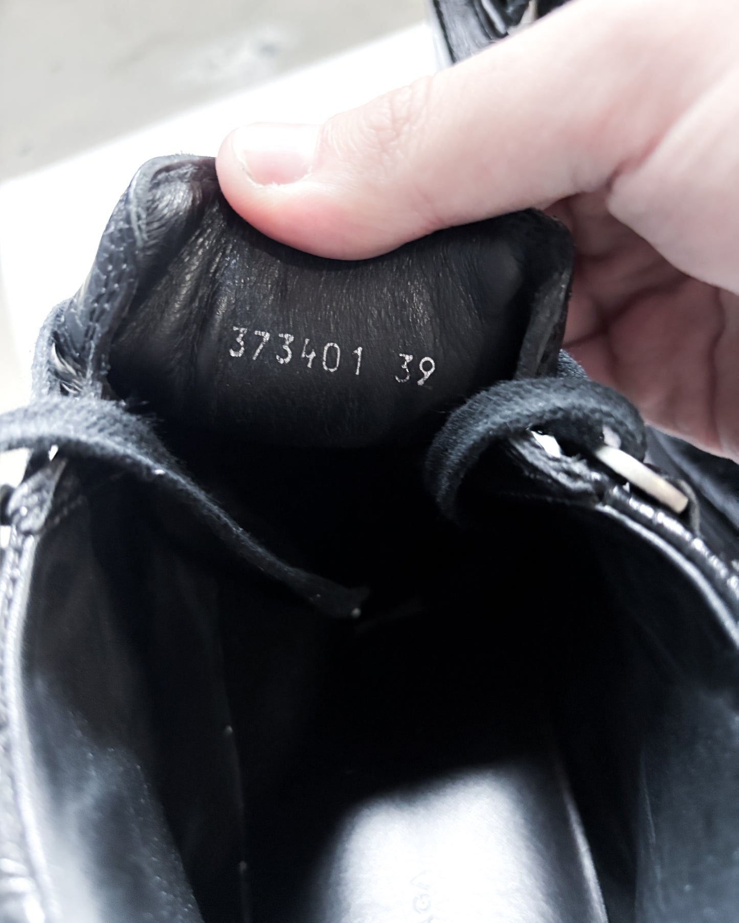 BLACK CALFSKIN ARENA HIGH