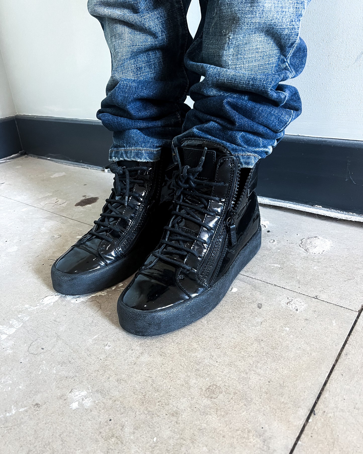 PATENT LEATHER ‘KRISS’ HIGH TOPS
