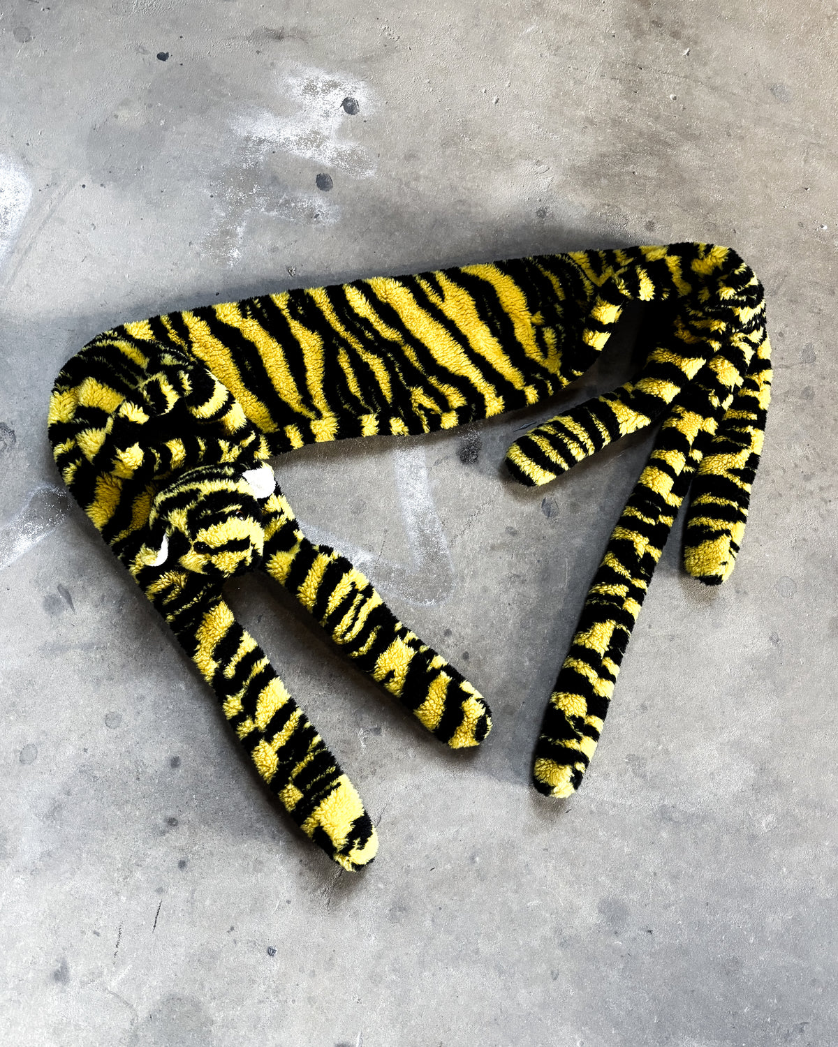TIGER FUR SCARF