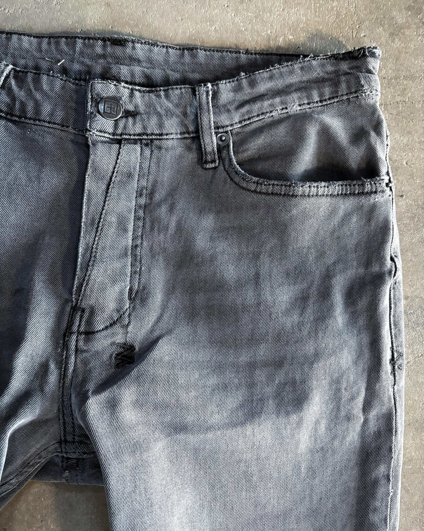 DISTRESSED GREY VAN WINKLE DENIM