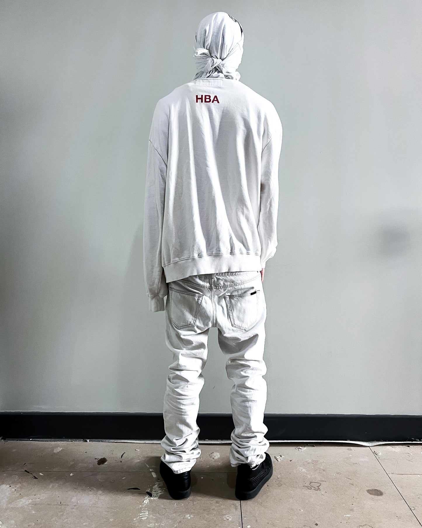 WHITE 69 SWEATSHIRT