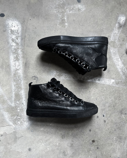 HI TOP BLACK ARENAS